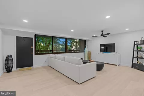 3709 S George Mason Dr #205E, Falls Church, VA 22041