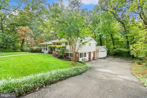 4002 Millcreek Dr, Annandale, VA 22003