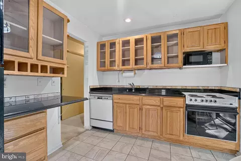 Kitchen - 6105 Fernleigh Blvd, Springfield, VA 22152 photo 3 of 3