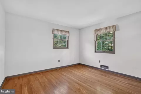Bedroom - 6105 Fernleigh Blvd, Springfield, VA 22152 photo 4 of 5