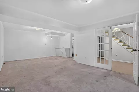 Living - 6105 Fernleigh Blvd, Springfield, VA 22152 photo 1 of 4