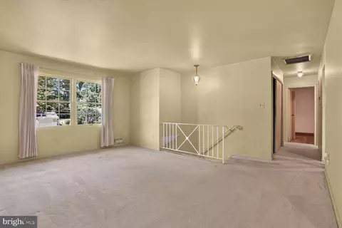 Living - 6105 Fernleigh Blvd, Springfield, VA 22152 photo 2 of 4