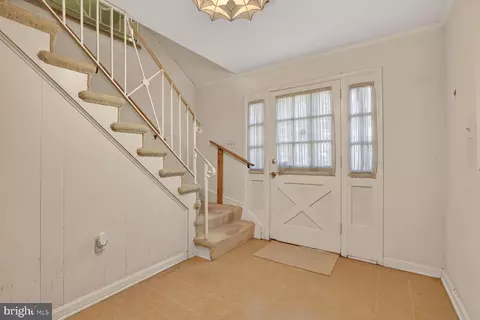 Entry Way - 6105 Fernleigh Blvd, Springfield, VA 22152 photo 1 of 2