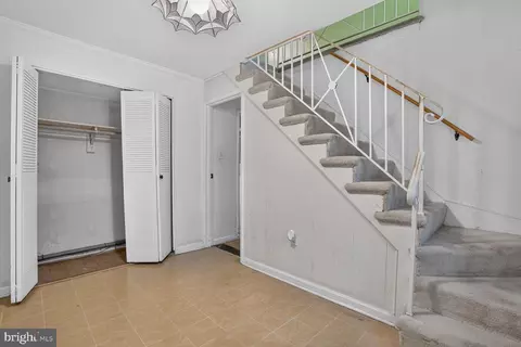 Entry Way - 6105 Fernleigh Blvd, Springfield, VA 22152 photo 2 of 2