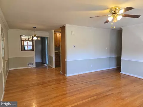 Living - 6820 Mayo Ct, Springfield, VA 22150 photo 3 of 4