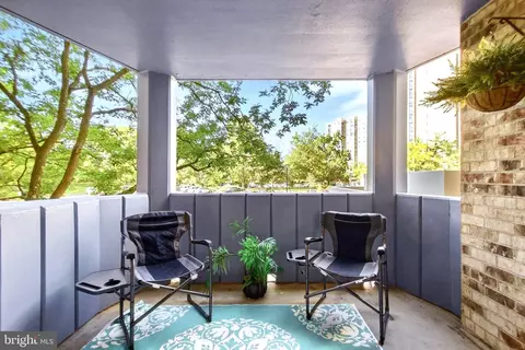 5902 Mount Eagle Dr #209, Alexandria, VA 22303