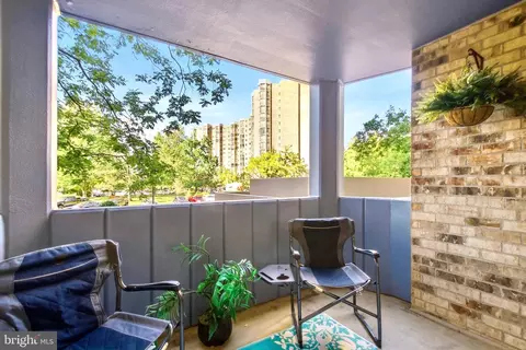 5902 Mount Eagle Dr #209, Alexandria, VA 22303