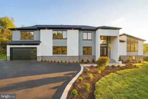 1904 Ware Rd, Falls Church, VA 22043