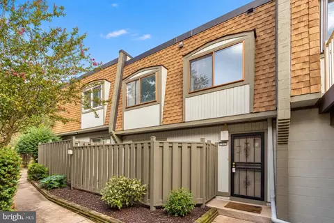 7907 Casa Grande Pl #121D, Alexandria, VA 22309