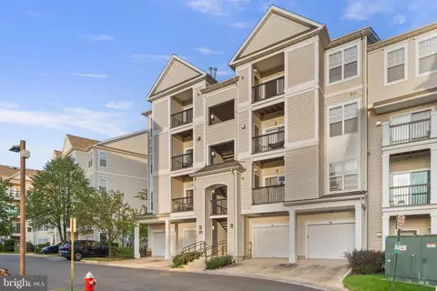 11325 Aristotle Dr #5-202, Fairfax, VA 22030