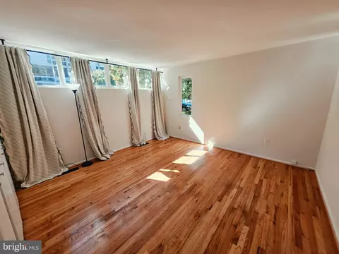 Living - 11545 Maple Ridge Rd, Reston, VA 20190 photo 3 of 3