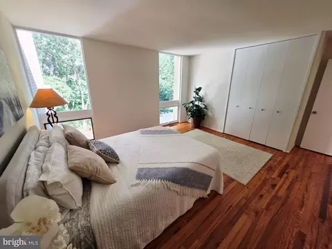 Bedroom - 11545 Maple Ridge Rd, Reston, VA 20190 photo 2 of 3