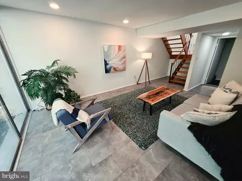 Living - 11545 Maple Ridge Rd, Reston, VA 20190 photo 2 of 3