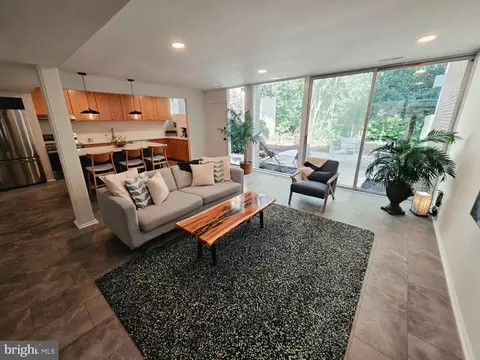 Living - 11545 Maple Ridge Rd, Reston, VA 20190 photo 1 of 3