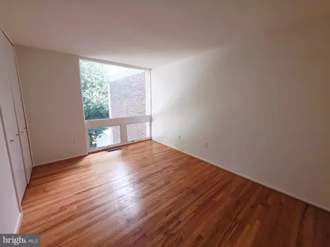 Bedroom - 11545 Maple Ridge Rd, Reston, VA 20190 photo 3 of 3