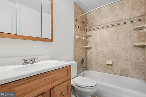Bath - Undisclosed, Springfield, VA 22153 photo 1 of 3