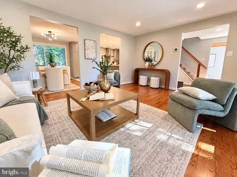 Living - 2283 Dosinia Ct, Reston, VA 20191 photo 2 of 6