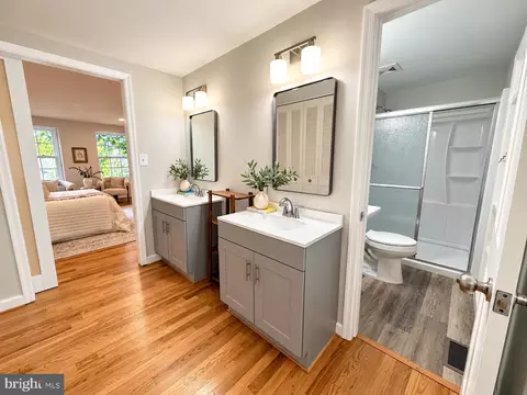 Bath - 2283 Dosinia Ct, Reston, VA 20191 photo 1 of 5