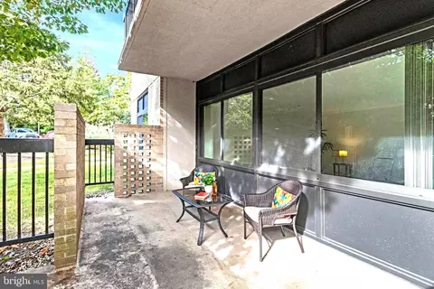 3713 S George Mason Dr #T5W, Falls Church, VA 22041