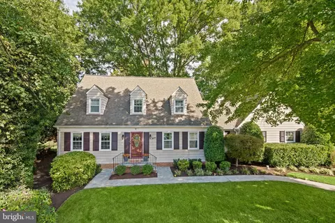 7609 Midday Ln, Alexandria, VA 22306