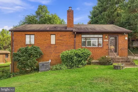 3201 Apex Cir, Falls Church, VA 22044