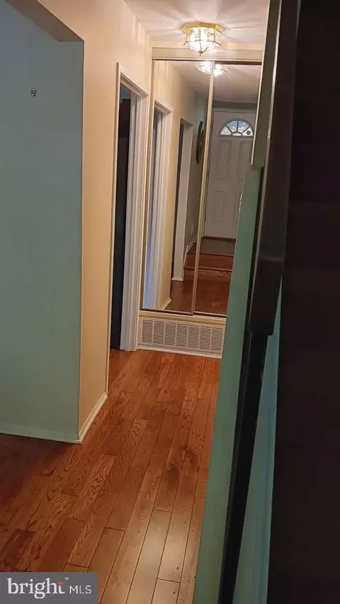 Entry Way - 6010 Timber Hollow Ln, Springfield, VA 22152 photo 2 of 5