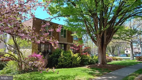Exterior - 6010 Timber Hollow Ln, Springfield, VA 22152 photo 1 of 5