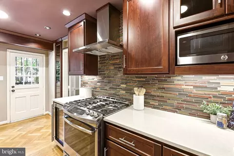 Kitchen - 1107 Wimbledon Dr, Mclean, VA 22101 photo 2 of 3