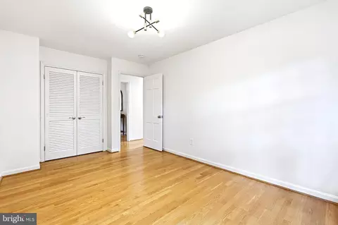 Bedroom - 1107 Wimbledon Dr, Mclean, VA 22101 photo 5 of 7