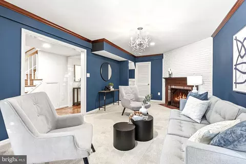 Living - 1107 Wimbledon Dr, Mclean, VA 22101 photo 2 of 2