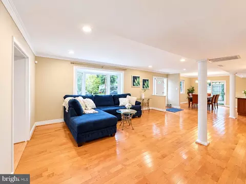Living - 5232 Perth Ct, Springfield, VA 22151 photo 4 of 8