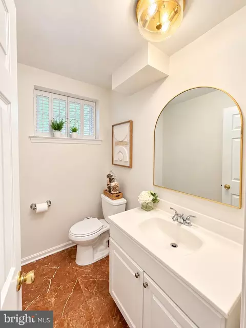 Bath - 5232 Perth Ct, Springfield, VA 22151 photo 1 of 4