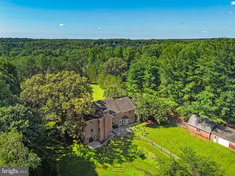 9200 Falls Run Rd, Mclean, VA 22102 photo 2