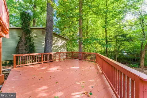 Exterior - 11586 Red Leaf Ct, Reston, VA 20191 photo 9 of 15