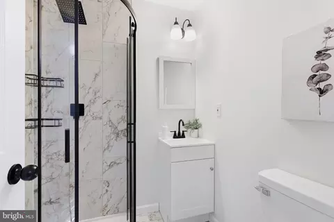 Bath - 11586 Red Leaf Ct, Reston, VA 20191 photo 1 of 4