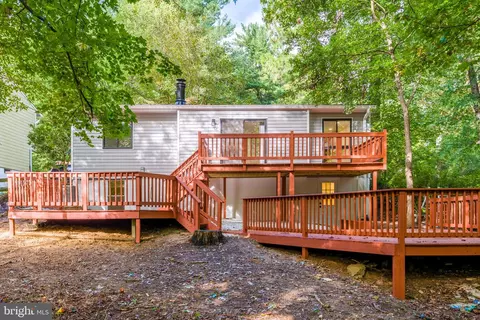 Exterior - 11586 Red Leaf Ct, Reston, VA 20191 photo 5 of 15