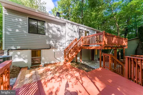 Exterior - 11586 Red Leaf Ct, Reston, VA 20191 photo 10 of 15