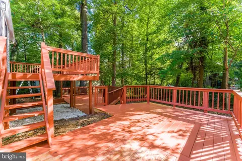 Exterior - 11586 Red Leaf Ct, Reston, VA 20191 photo 11 of 15