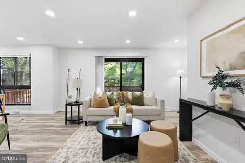 Living - 11586 Red Leaf Ct, Reston, VA 20191 photo 1 of 3