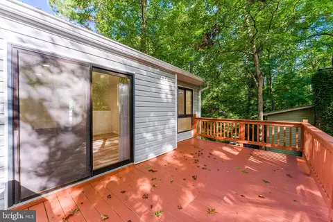 Exterior - 11586 Red Leaf Ct, Reston, VA 20191 photo 13 of 15