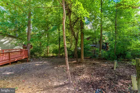 Exterior - 11586 Red Leaf Ct, Reston, VA 20191 photo 6 of 15