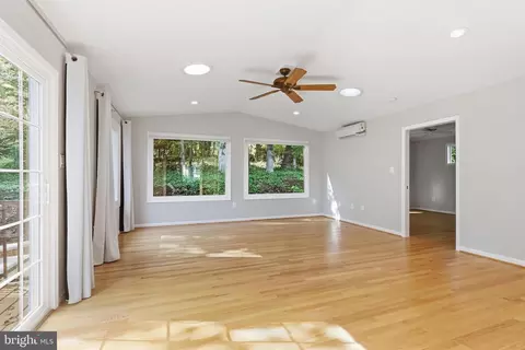 Living - 7840 Brompton St, Springfield, VA 22152 photo 4 of 7