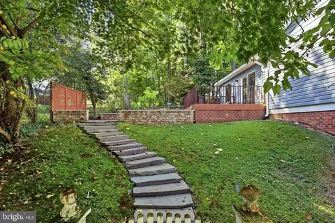 Exterior - 7840 Brompton St, Springfield, VA 22152 photo 4 of 7