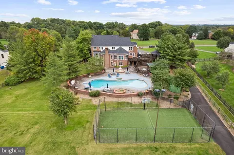 5340 Chandley Farm Cir, Centreville, VA 20120