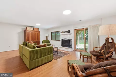 Living - 2053 Golf Course Dr, Reston, VA 20191 photo 2 of 2