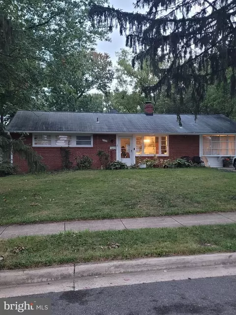 7119 Jayhawk St, Annandale, VA 22003