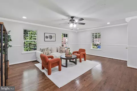 Living - 6401 Old Scotts Ct, Springfield, VA 22152 photo 2 of 4