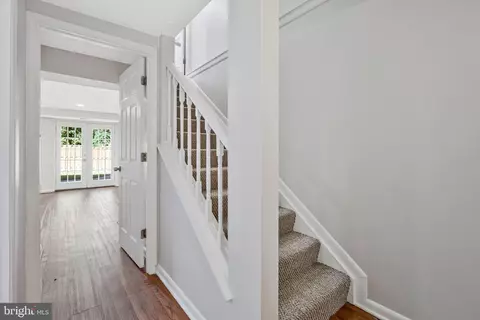 Entry Way - 6401 Old Scotts Ct, Springfield, VA 22152 photo 6 of 7
