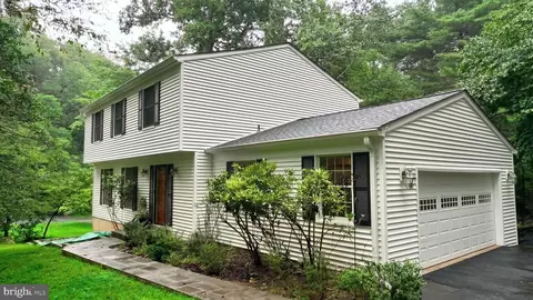 11718 Blue Smoke Trl, Reston, VA 20191