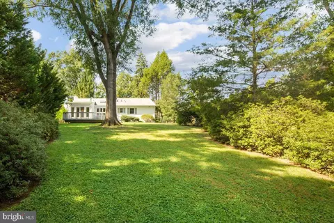 Exterior - 1433 Layman St, Mclean, VA 22101 photo 8 of 9